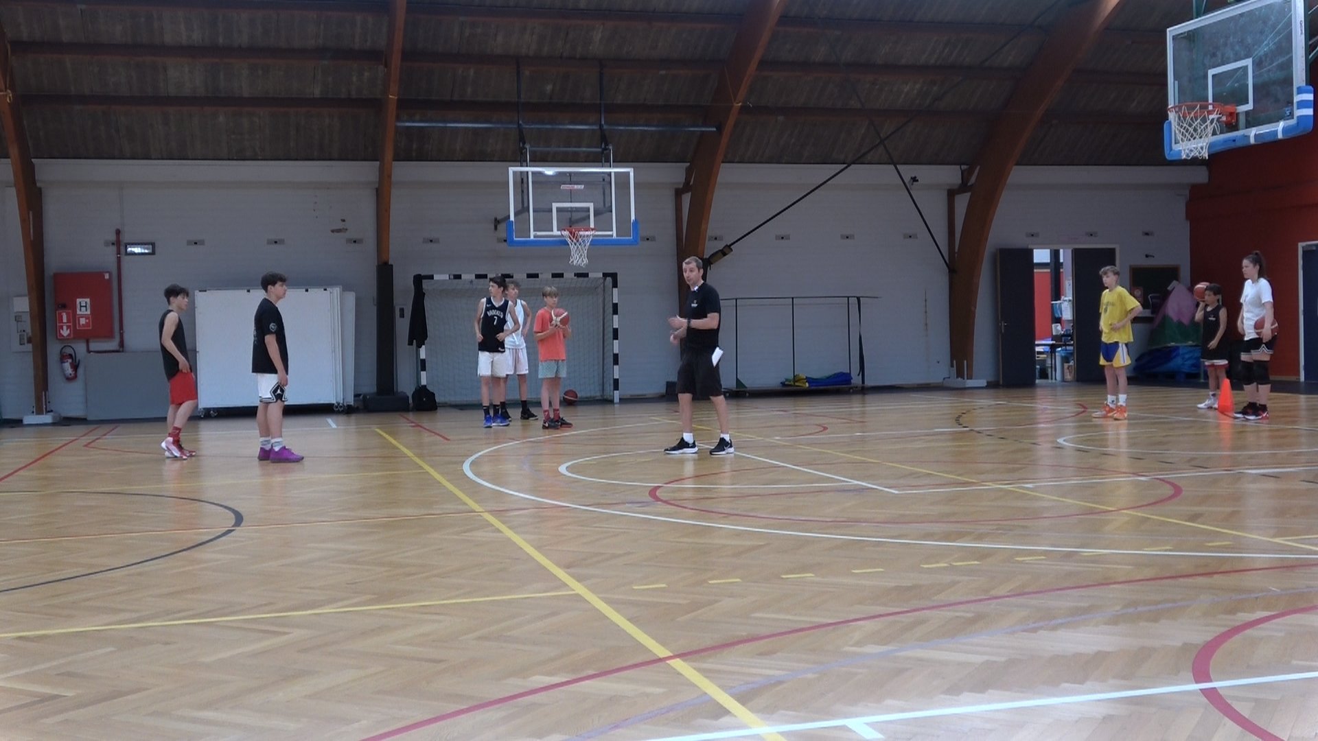 Thumbnail Defensieve principes en defensieve drills voor U14-U16-U18" (Ned)