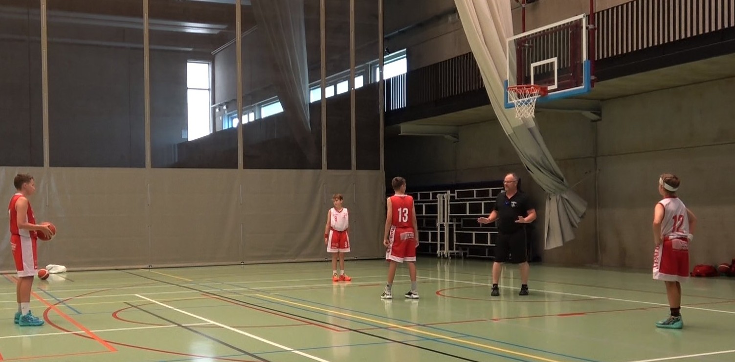 Thumbnail Een defensieve attitude aanleren bij de jeugd (Ned)