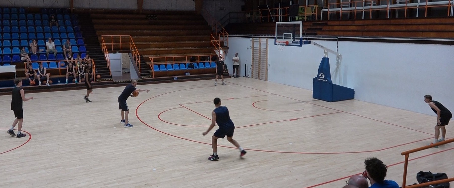 Thumbnail Fastbreak into early offense (Ned)